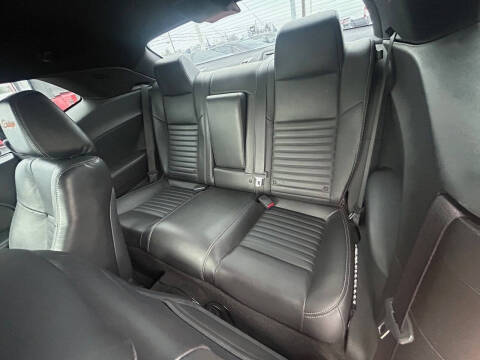 2012 Dodge Challenger SXT Plus