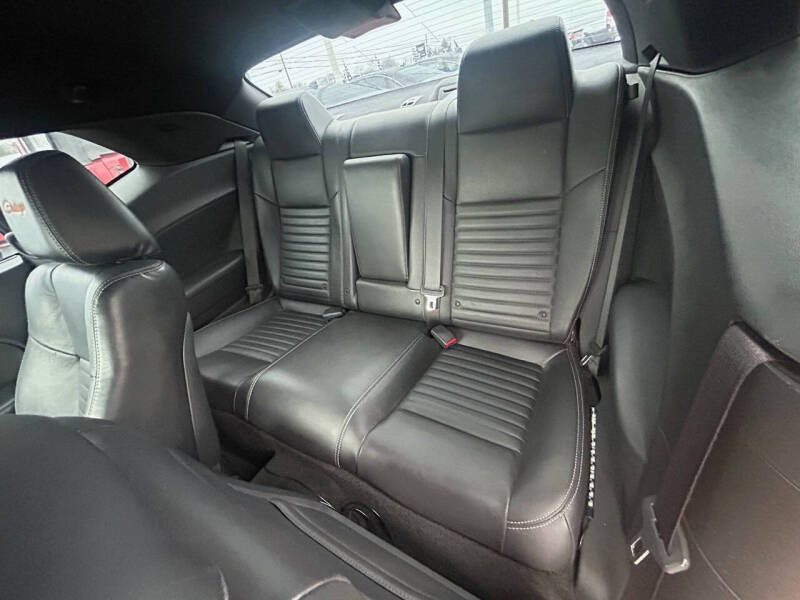 2012 Dodge Challenger SXT Plus