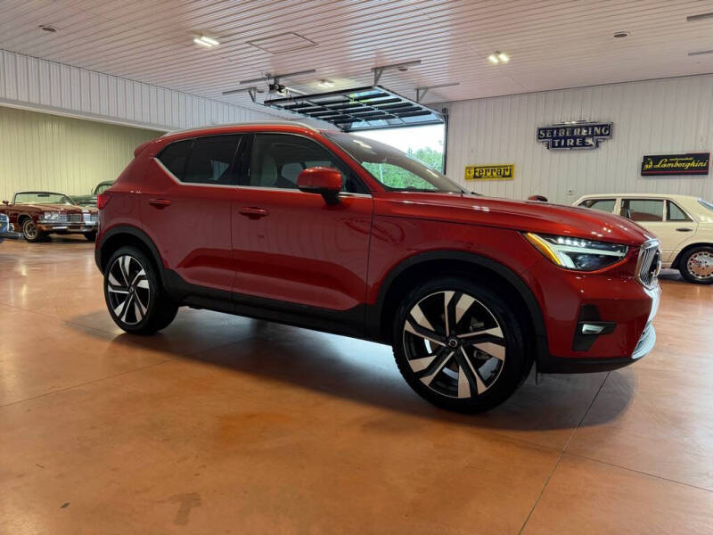 2023 Volvo XC40 B5 Plus Bright Theme