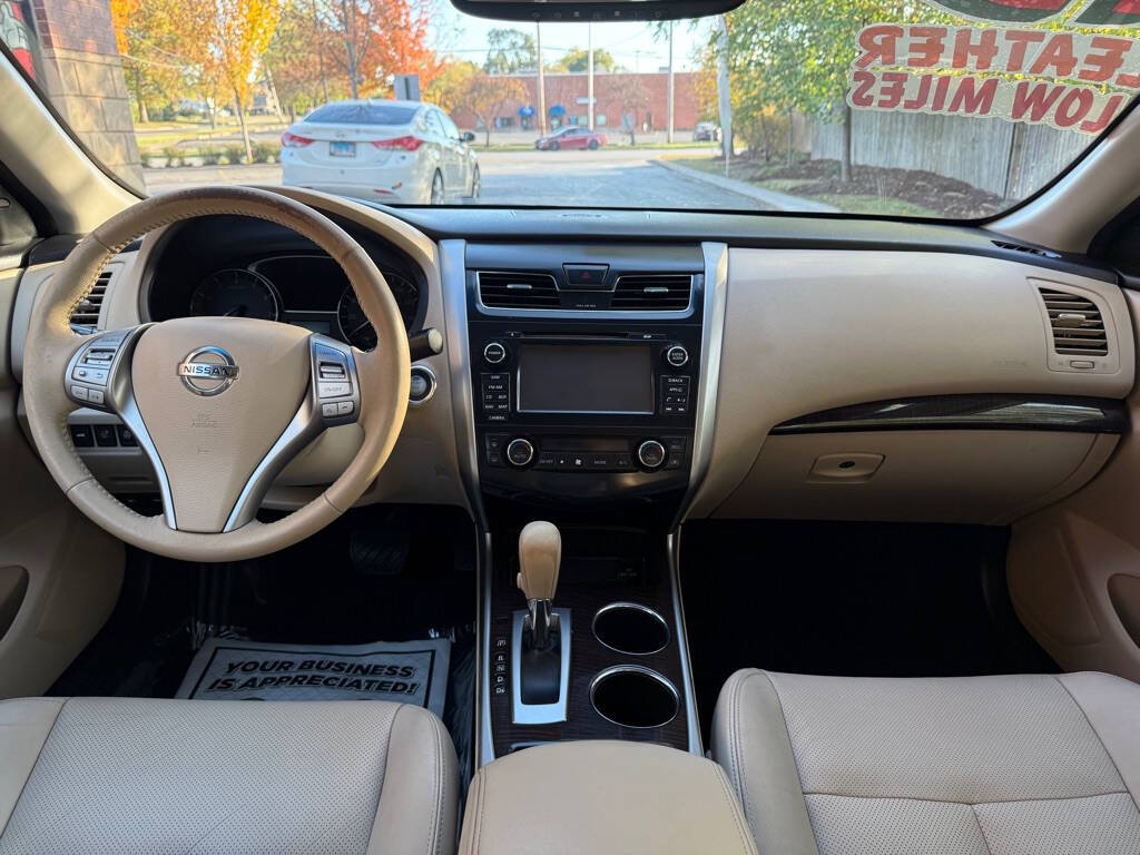 2015 Nissan Altima for sale at Deals & Trades in Aurora, IL