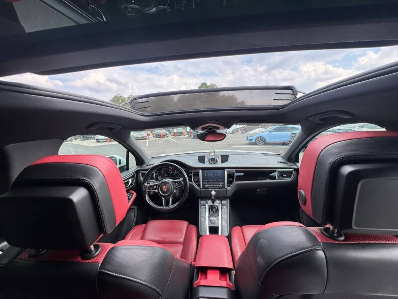 2017 Porsche Macan