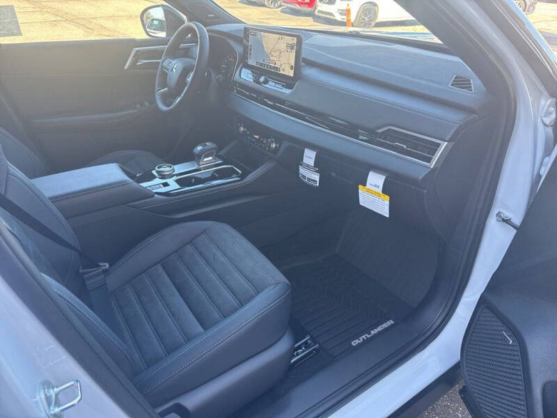 2026 Mitsubishi Outlander LE