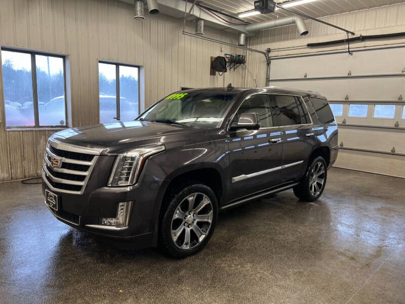 Cadillac Escalade's photo