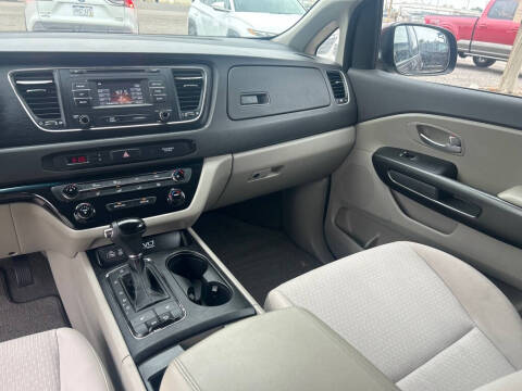 2016 Kia Sedona LX