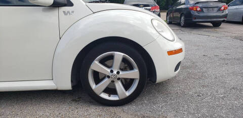 2008 Volkswagen New Beetle Triple White
