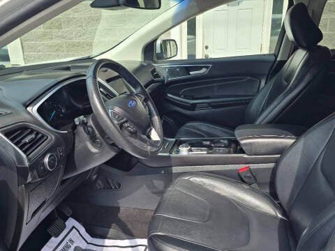 2020 Ford Edge Titanium