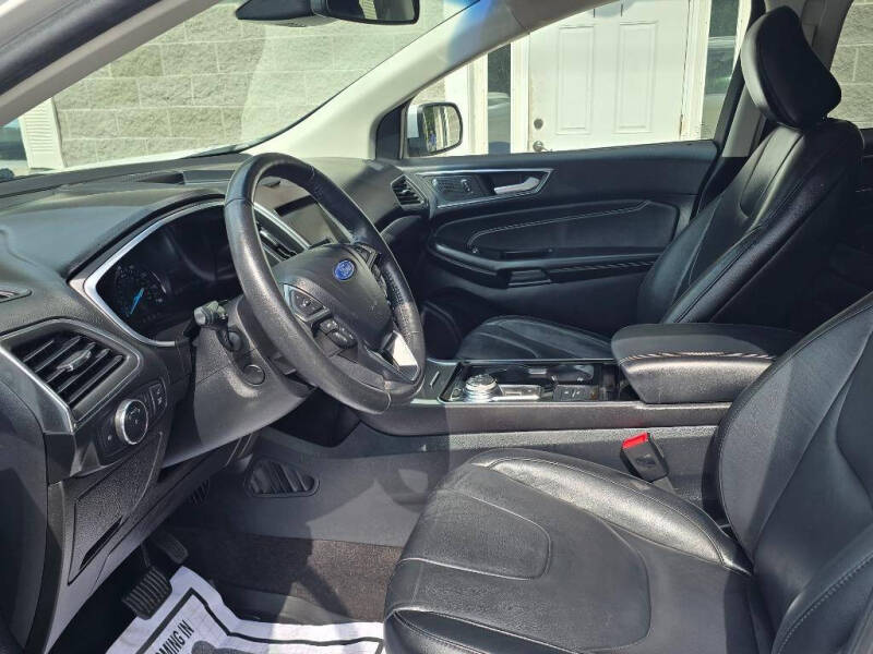 2020 Ford Edge Titanium