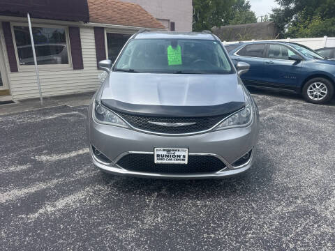 2017 Chrysler Pacifica Touring-L