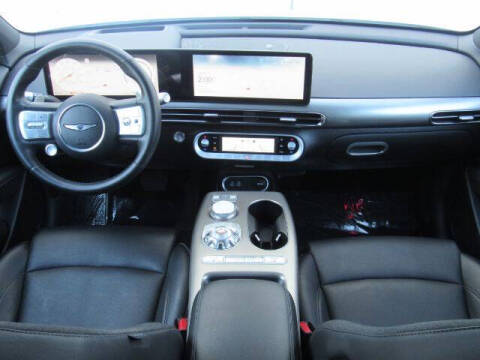 2024 Genesis GV60 Standard