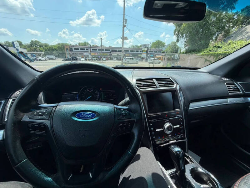 2016 Ford Explorer Sport