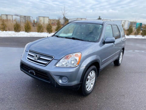 2005 Honda CR-V for sale at Clutch Motors in Lake Bluff IL