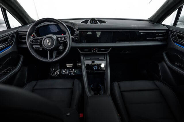 2025 Porsche Macan Turbo Electric