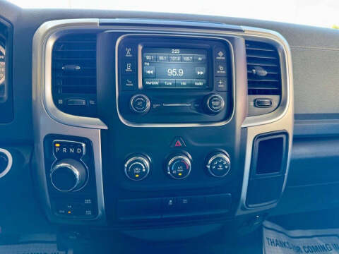 2017 RAM 1500 SLT