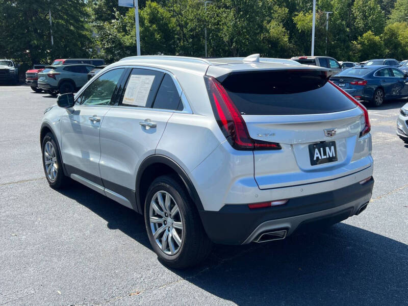 2022 Cadillac XT4 Premium Luxury