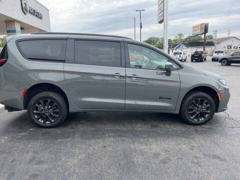 2021 Chrysler Pacifica Touring L