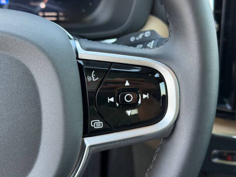 2026 Volvo XC60 T8 Plus