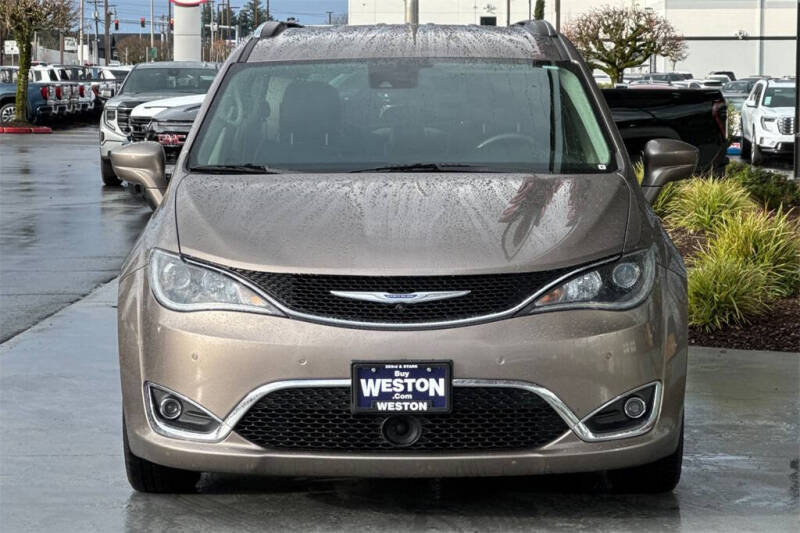 2017 Chrysler Pacifica Touring-L Plus