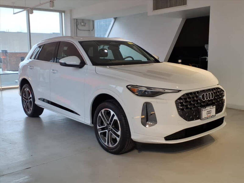 2025 Audi Q5 quattro Premium TFSI