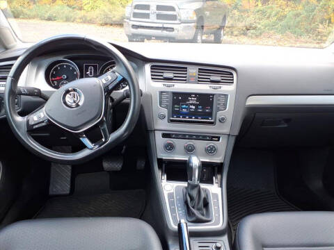 2017 Volkswagen Golf TSI S