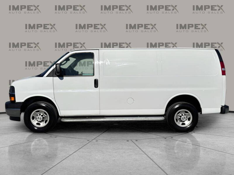 2023 Chevrolet Express 2500