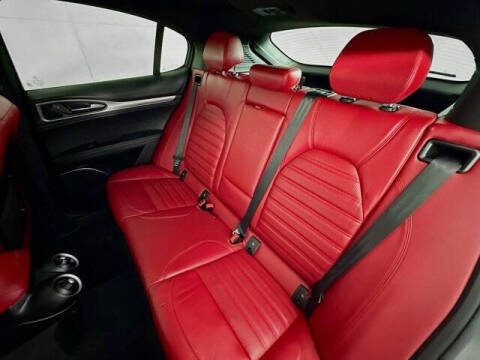 2022 Alfa Romeo Stelvio Veloce