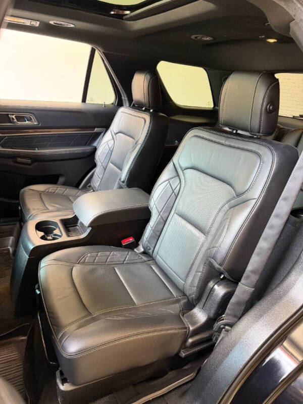 2017 Ford Explorer Platinum