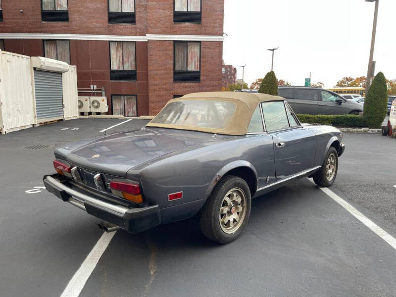 1982 FIAT 124 Spider