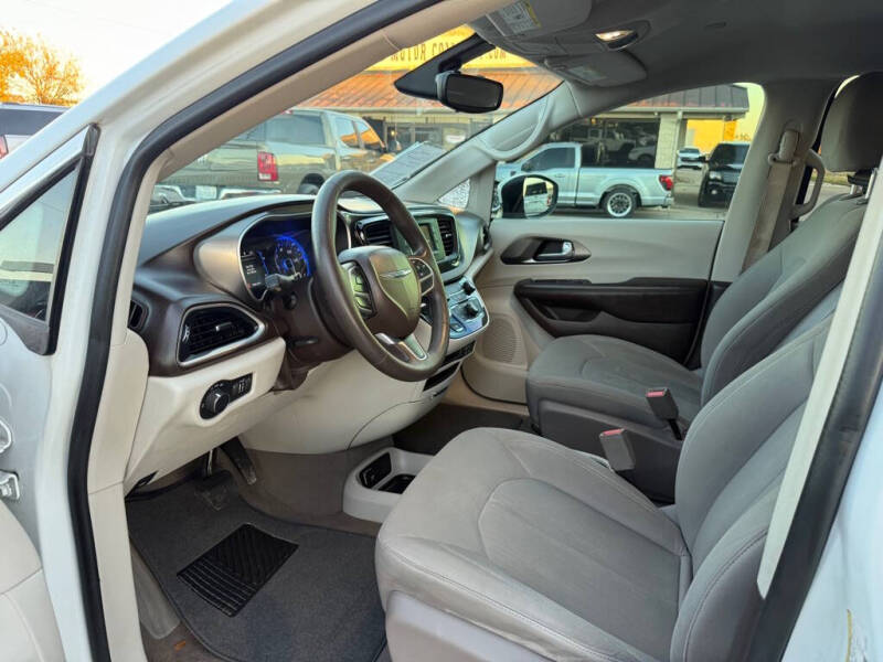 2017 Chrysler Pacifica LX