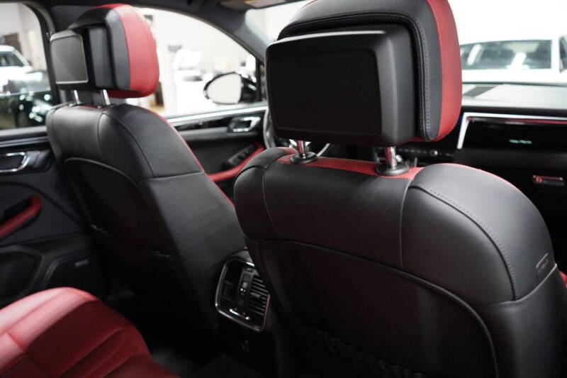 2020 Porsche Macan S