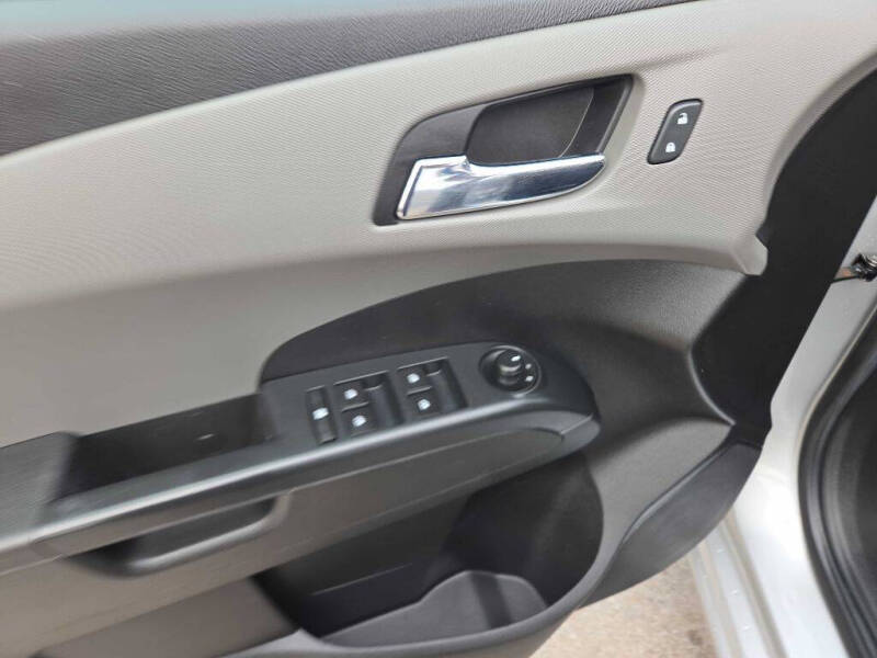 2016 Chevrolet Sonic LT Auto