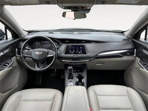 2022 Cadillac XT4 Luxury