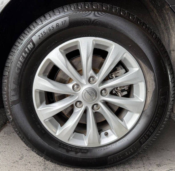 2017 Chrysler Pacifica Touring-L