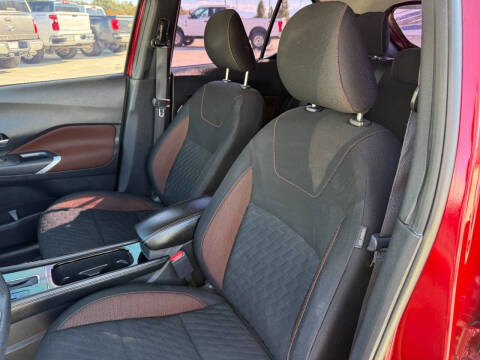 2022 Nissan Kicks SR