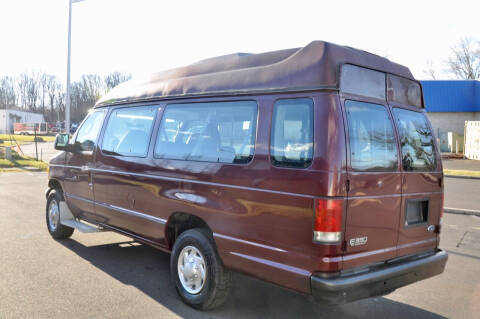 2005 Ford E-Series E-350 SD XLT