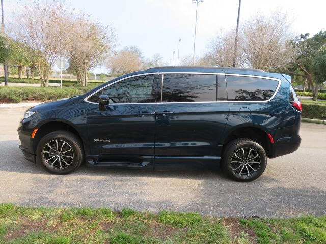 2023 Chrysler Pacifica Touring L