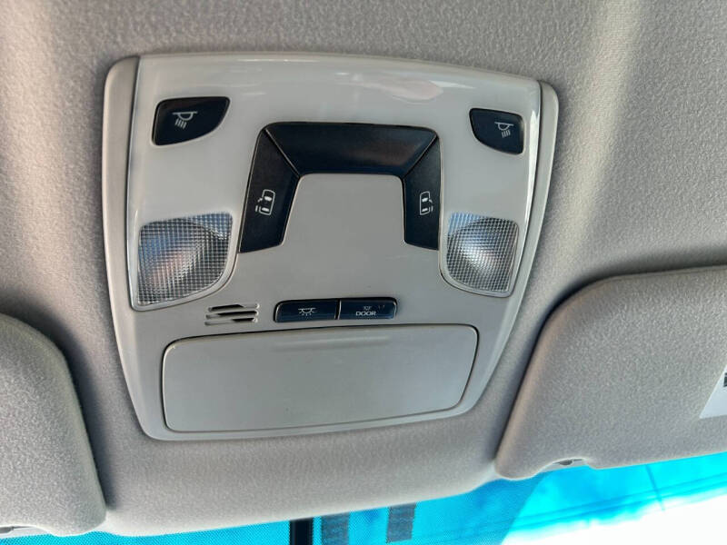 2013 Toyota Sienna LE 7-Passenger Auto Access Seat