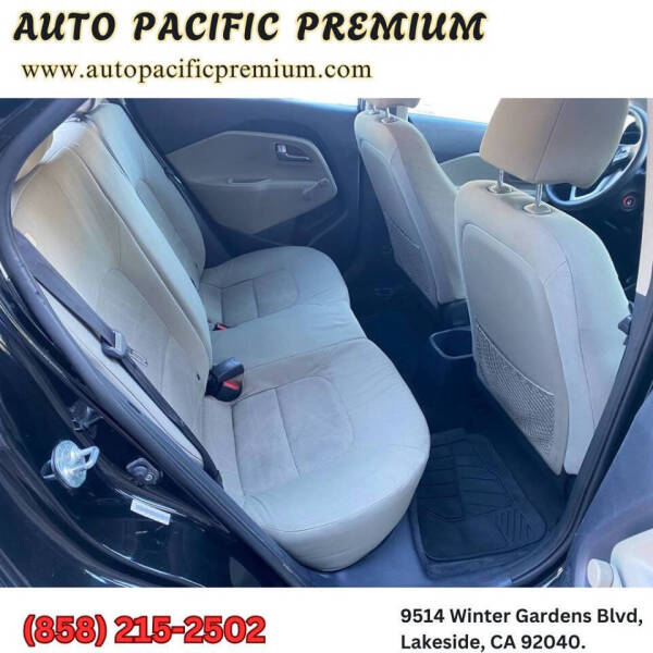 2015 Kia Rio 5-Door LX