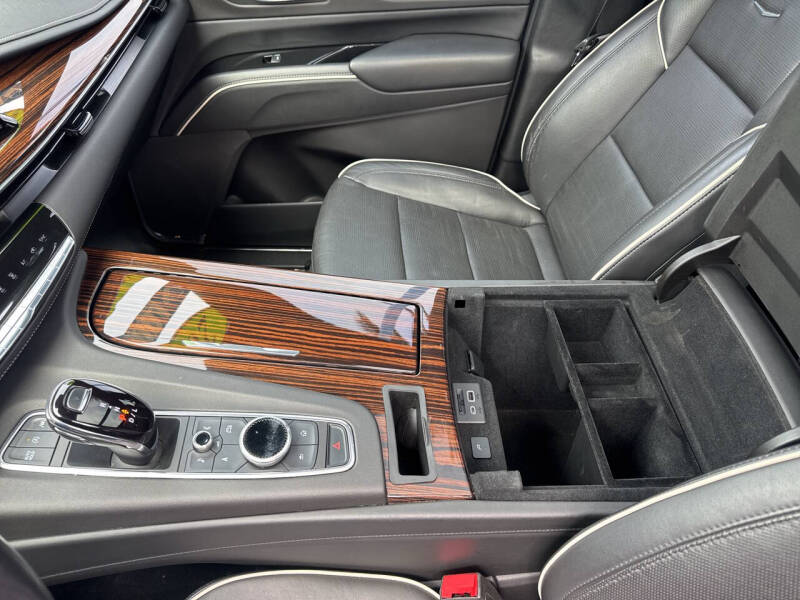 2022 Cadillac Escalade ESV Premium Luxury