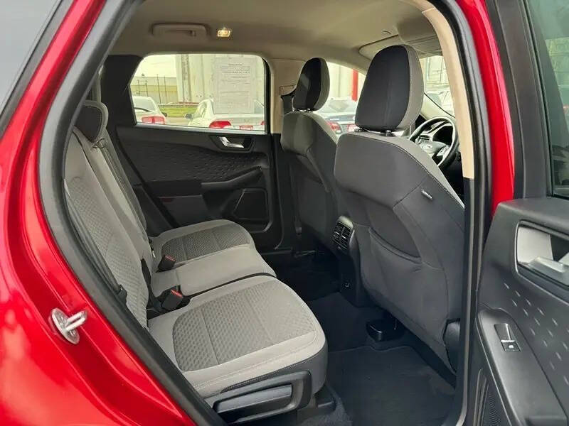 2020 Ford Escape SE