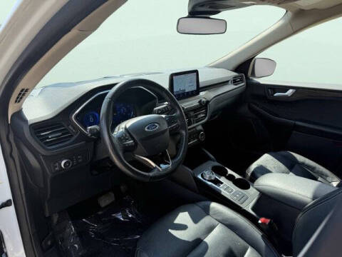 2020 Ford Escape Hybrid Titanium