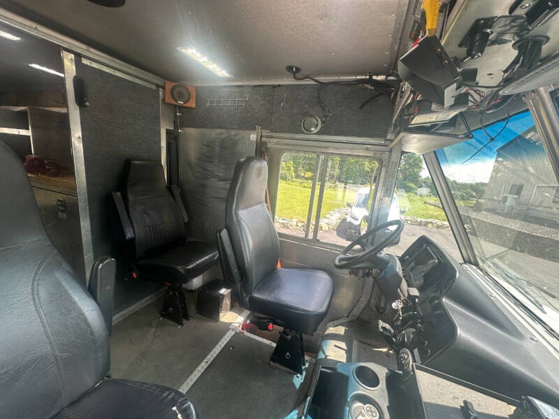 2016 Freightliner MT45 Chassis