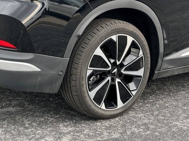 2025 VinFast VF8 Plus