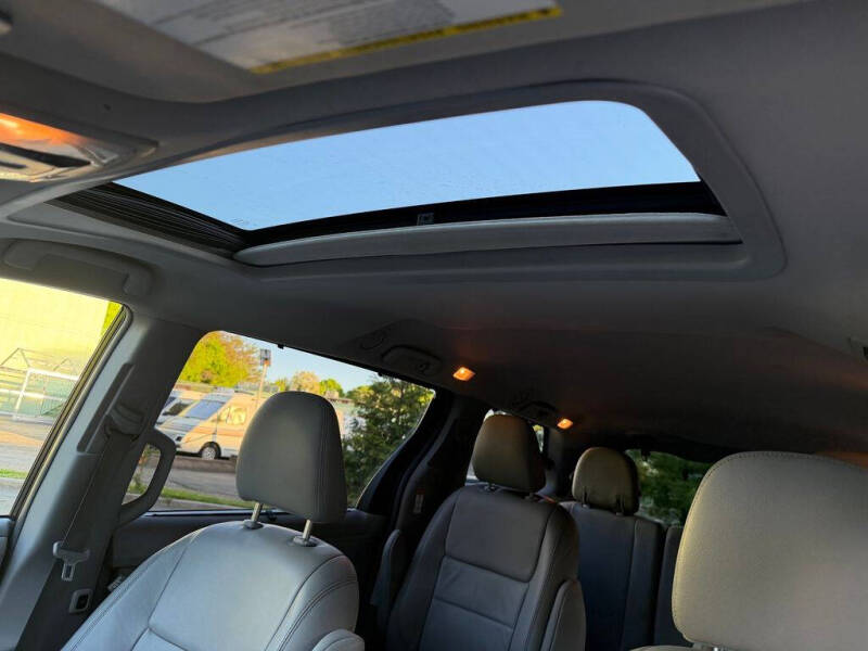 2015 Toyota Sienna