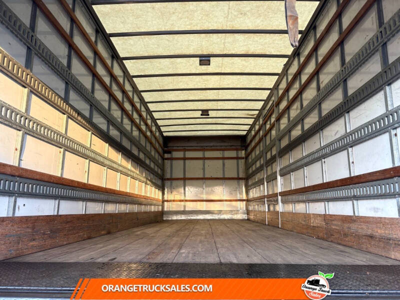 2020 Freightliner M2 106