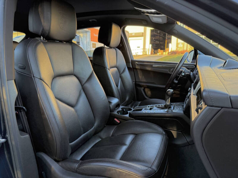 2019 Porsche Macan S