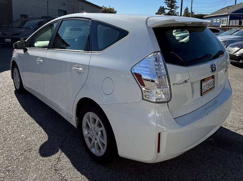 2012 Toyota Prius v Three