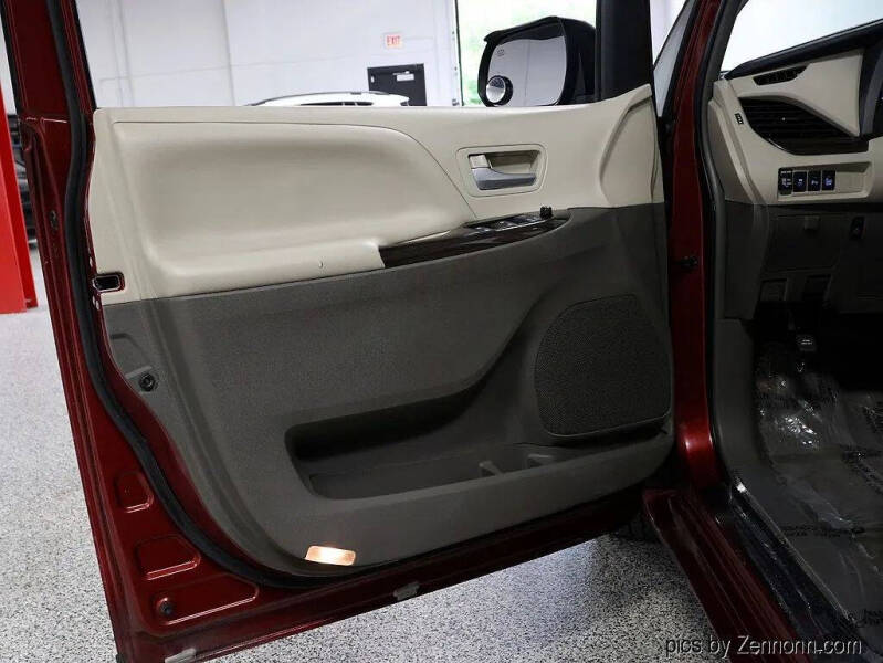 2015 Toyota Sienna