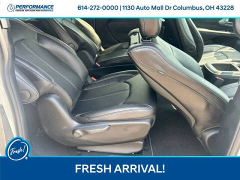2026 Chrysler Pacifica Plug-In Hybrid Select