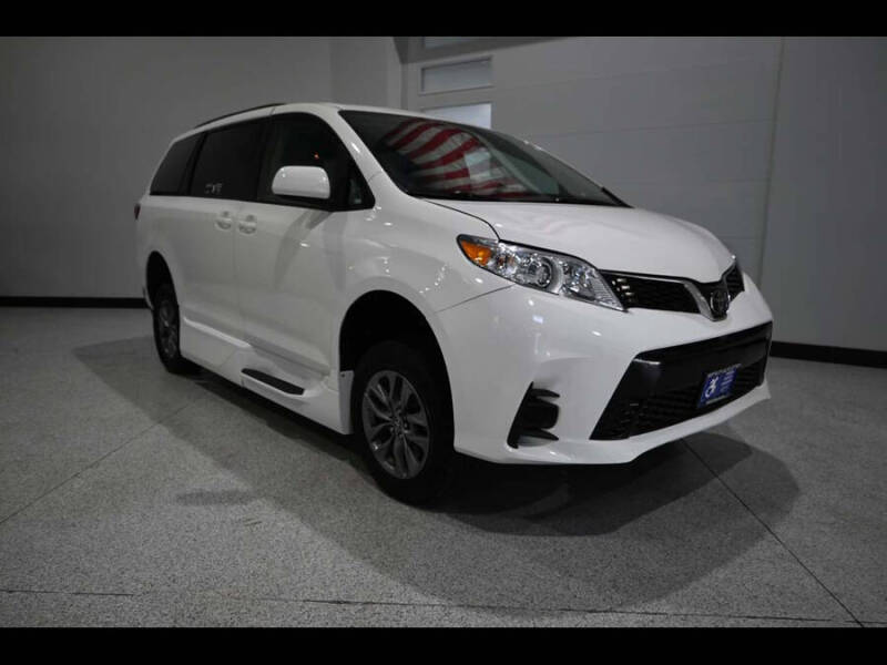 2019 Toyota Sienna LE Mobility 7-Passenger