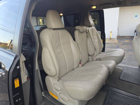 2013 Toyota Sienna XLE 8-Passenger